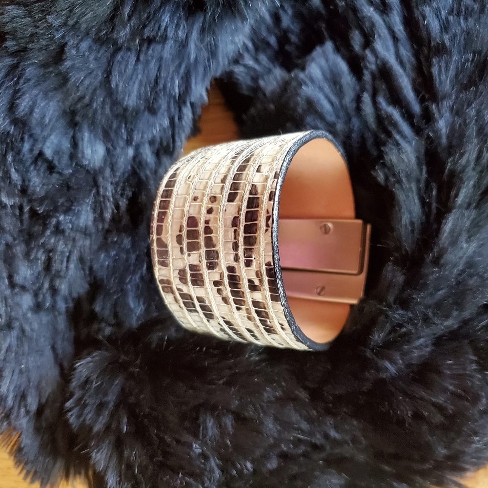 Vivo genuine lizard cuff bracelet